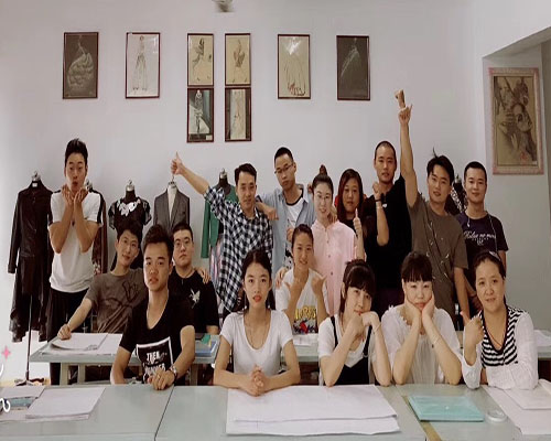 一·服装设计制版大专班(应、往届高中毕业生免试入学,学制三年)